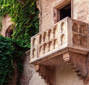 this excerpt is an example of how contributes to the catastrophe in romeo and juliet.