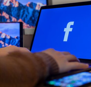 how can you tell if a non friend is looking at your facebook page