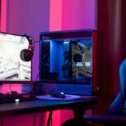 ¿hasta qué hora está abierta la tienda de alimentos más cercana