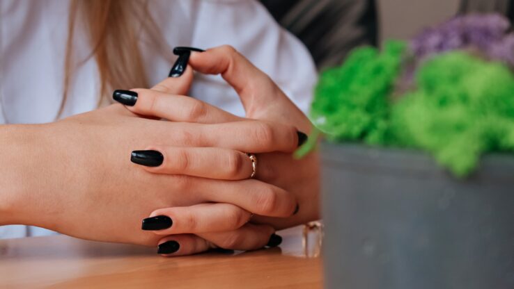 uñas acrilicas negras tumblr