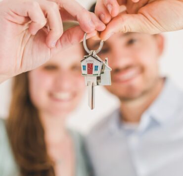 what does it mean when she gives you a key to her house