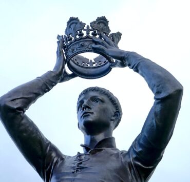 how tall is king charles iii