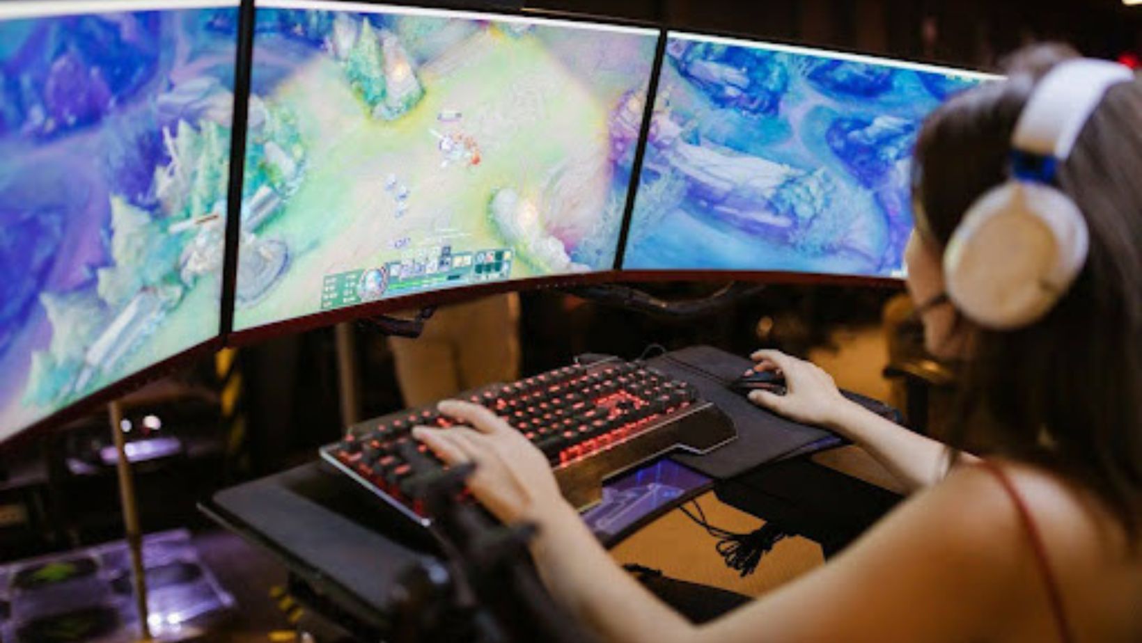 Exploring crossovers between online gaming and esports challenges