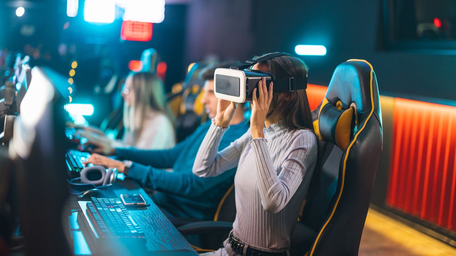 Personalization in Online Gaming: Tailoring the Player Journey