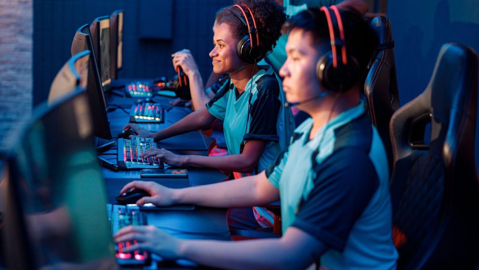 Which TLDs Do eSports Teams Push in Search?